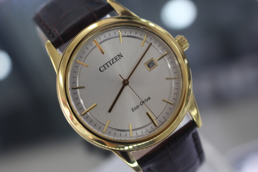 Vẻ mạnh mẽ của đồng hồ Citizen nam Eco-Drive AW1233-01A
