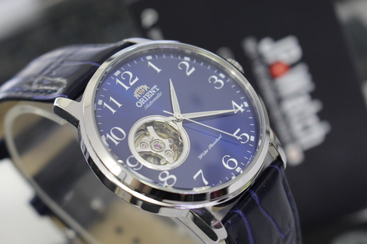 Vẻ nổi bật của đồng hồ cơ Orient nam RA-AG0011L10B