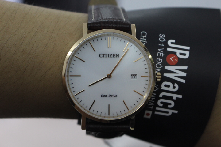 Đồng hồ nam Citizen Eco Drive AU1083-13A khi đeo trên tay