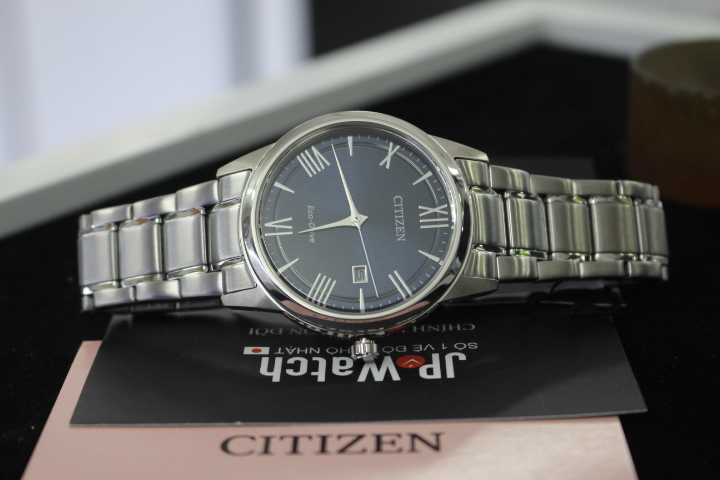 Sự tinh tế trong thiết kế của chiếc đồng hồ nam Citizen Eco Drive AW1231-58L