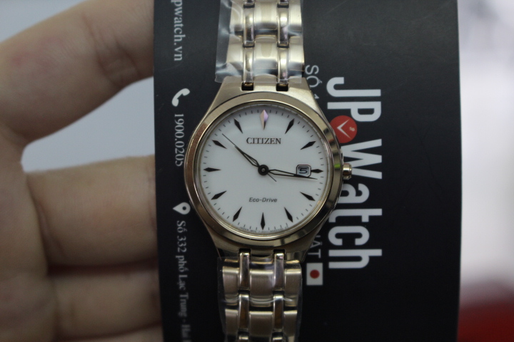 Thiết kế đầy tinh tế của chiếc đồng hồ nữ Citizen Eco-Drive EW2483-85B