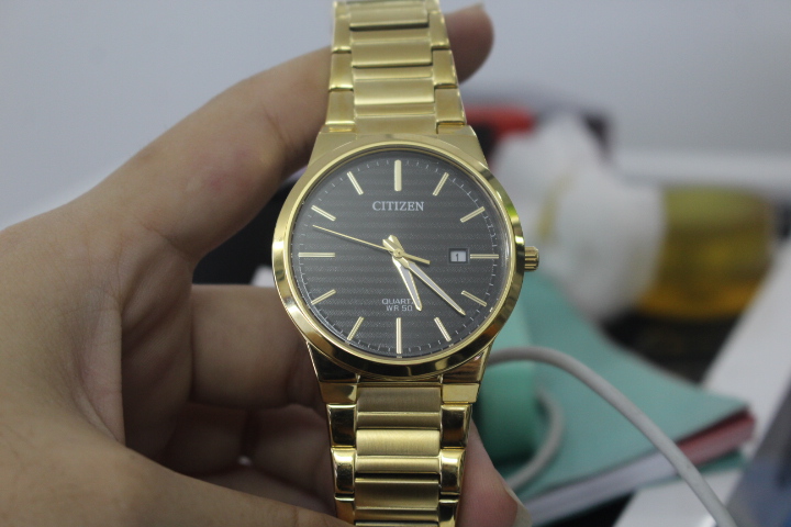 Thiết kế độc đáo của chiếc đồng hồ nam Citizen Quartz BI5062-55E