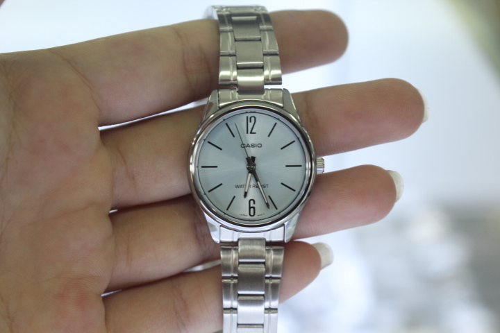 Vẻ đẹp tinh tế của chiếc đồng hồ nữ Casio LTP-V005D-2BUDF